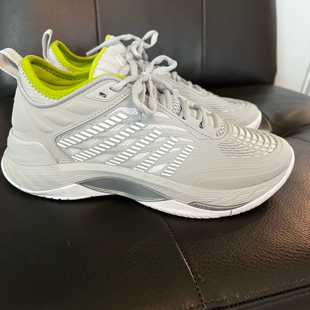KSwiss Hypercourt Supreme 2 pickleball or tennis court shoes EUC 8